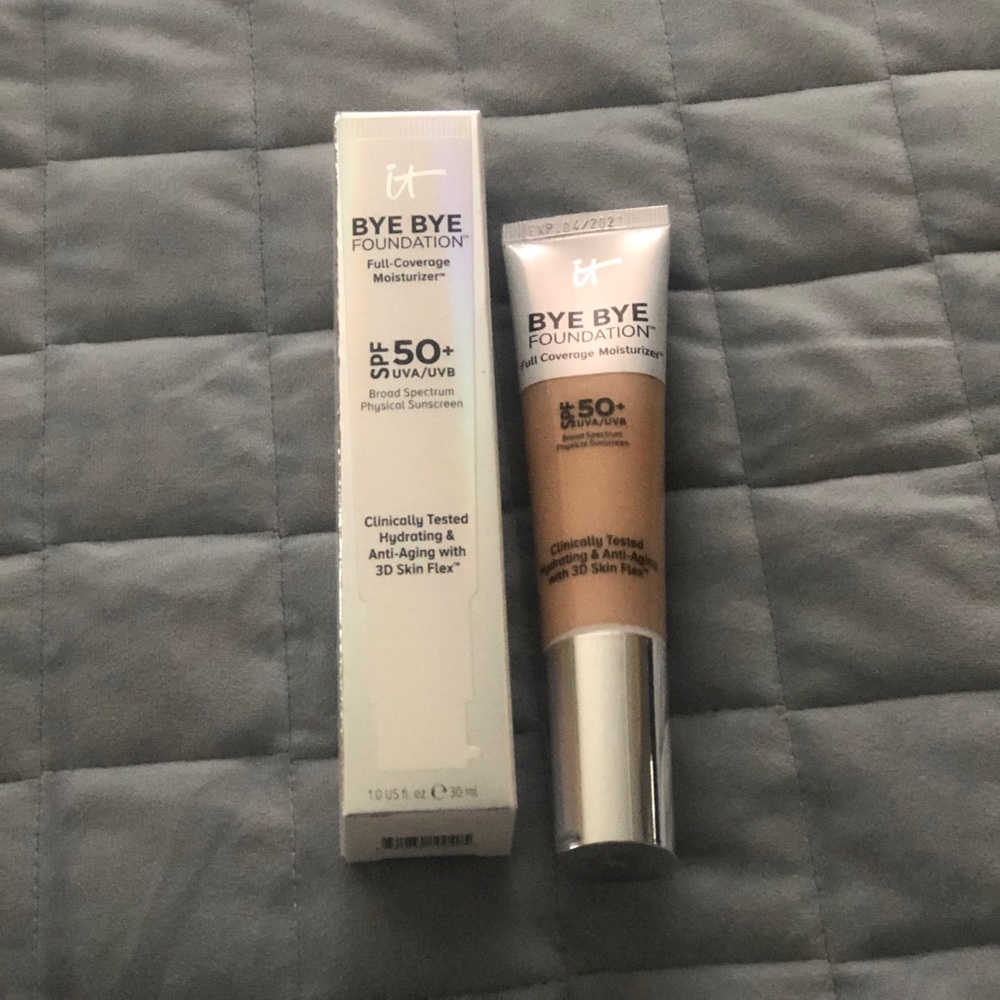 BYE BYE Foundation full-coverage moisturizer